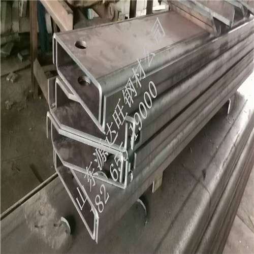 镀锌Z型钢零售：河钢宣钢自营业务钢材助力成都“熊猫古镇”项目建设